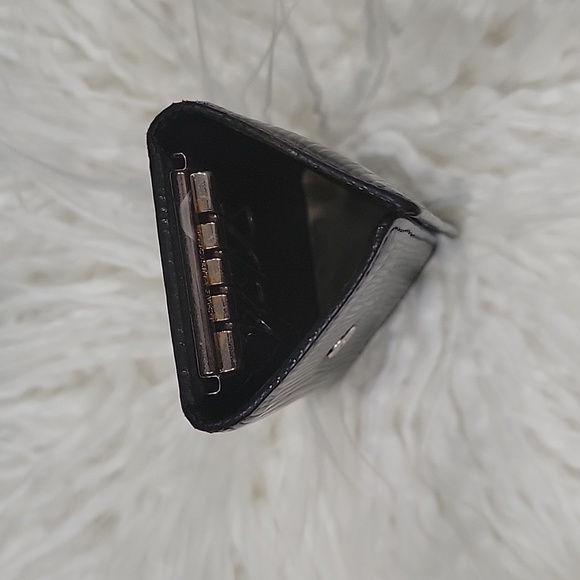 Louis Vuitton Epi Key Case, Black - Picture 5 of 10